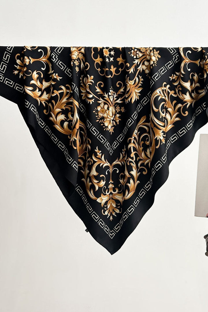Galina Musta Foulard (100 % Seta - 88 cm)