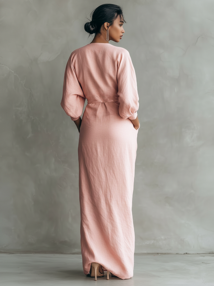 Abito Maxi Minimalista Rosa con Scollo a V in Tessuto Leggero da Donna