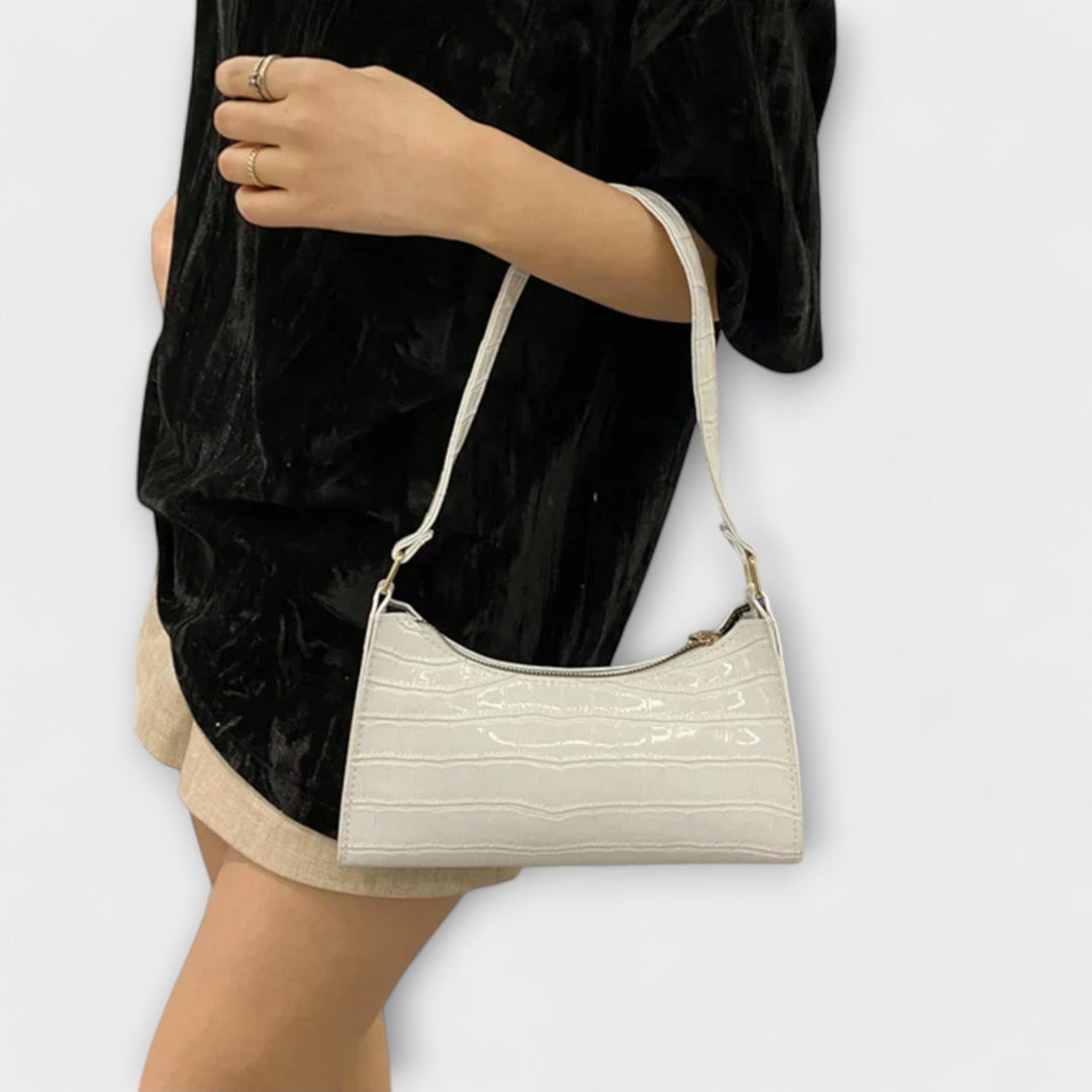 Oona Borsa